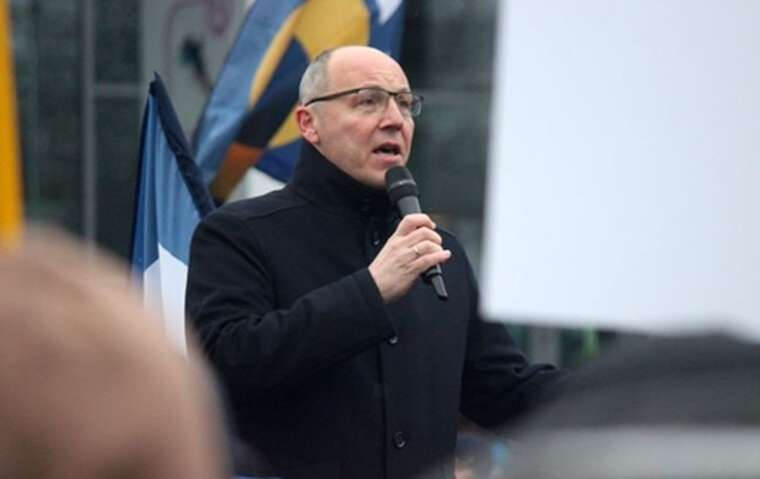 The murder of Parubiy: Media reports that police have traced the killer