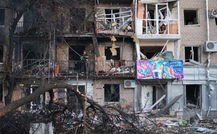 В полиции показали видео первых минут после разрушительных ударов по Запорожью