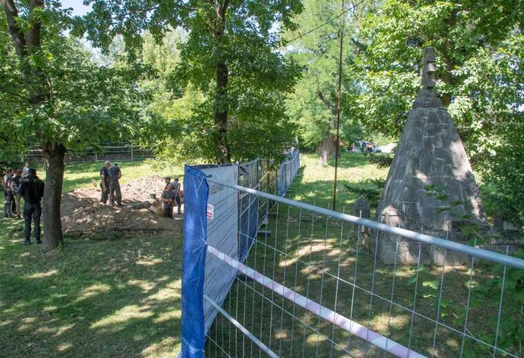 Мінкульт повідомив про завершення робіт з ексгумації польських військових у Львові