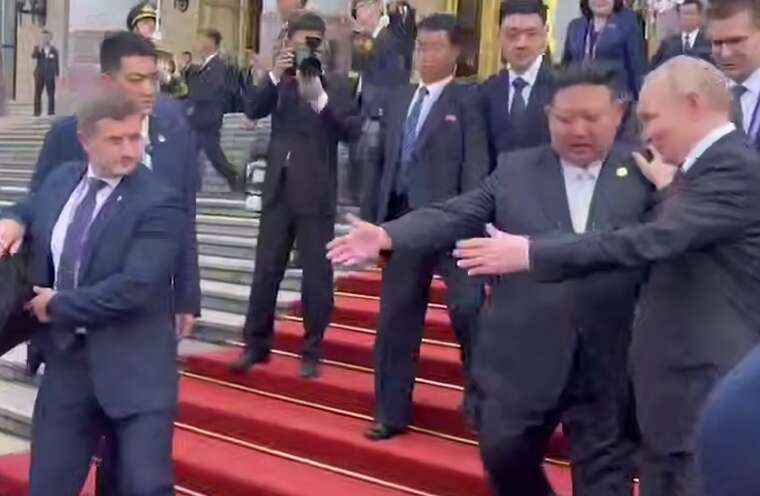 «Лімузинна дипломатія»: Путін і Кім Чен Ин провели переговори в одному автомобілі