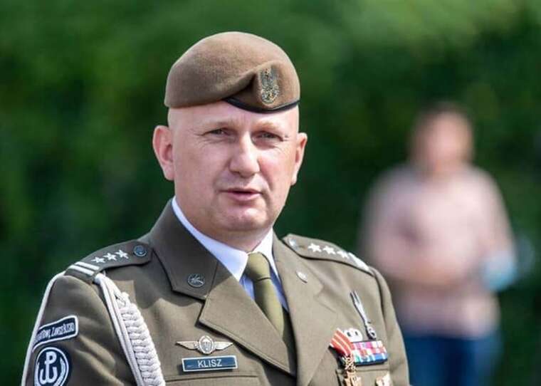 Повітряний простір Польщі було порушено: залетіли два дрони, але їх вирішили не збивати