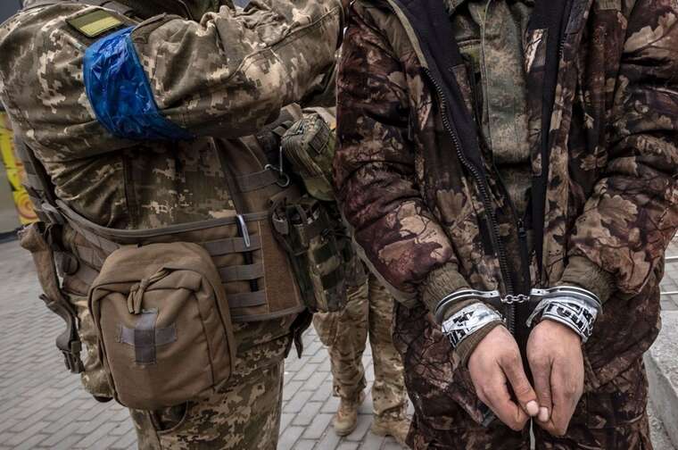 Українські прикордонники взяли в полон росіянина, який пішов на війну з в’язниці