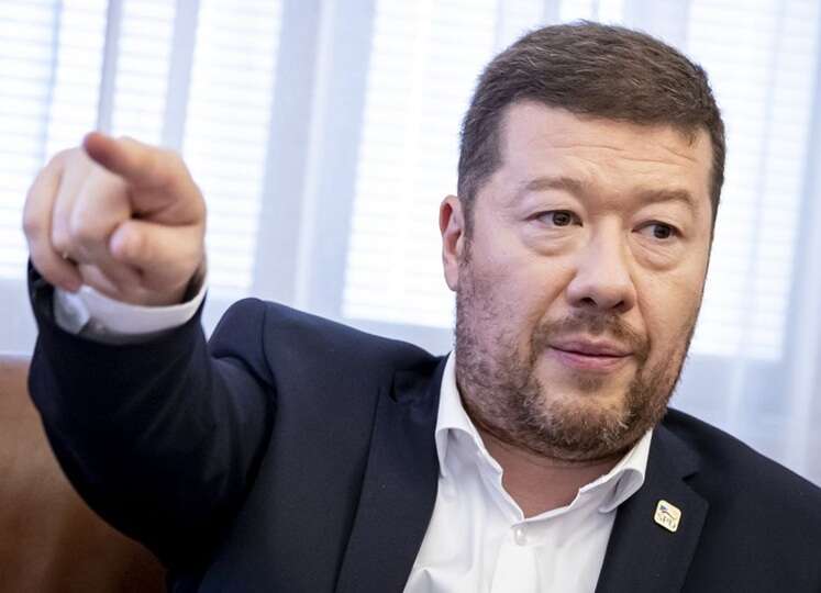 Лідер чеських популістів пропонує переглянути дозволи на проживання українців