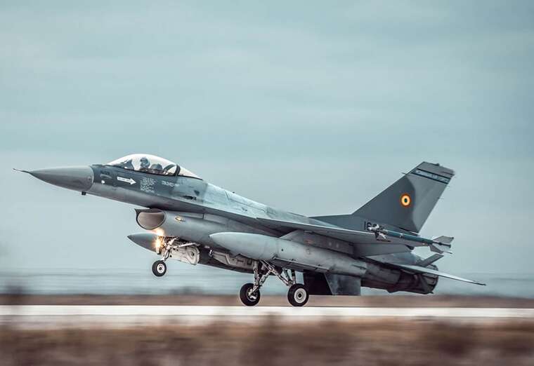 Польща піднімала бойову авіацію через загрозу від масованих обстрілів РФ України