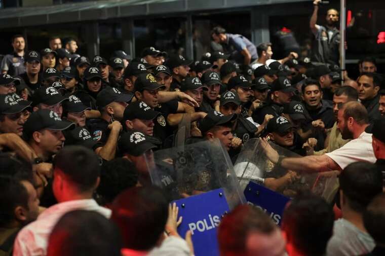 У Туреччині спалахнули протести проти Ердогана, заблоковано соцмережі