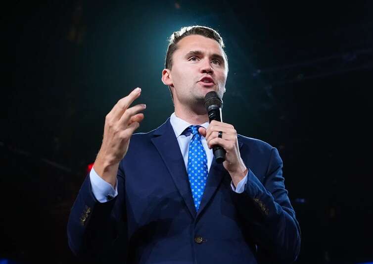 У мережі оприлюднено відео з евакуацією Чарлі Кірка після поранення