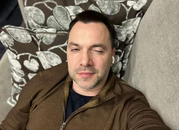 Ексрадник ОП Арестович прогулявся з російською телеведучою Собчак у Лондоні