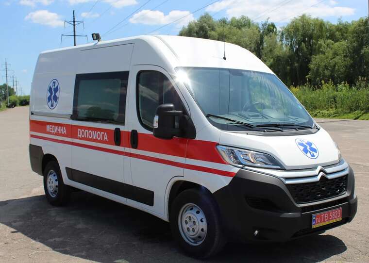 На Херсонщині літня жінка дістала поранення від атаки російського БпЛА