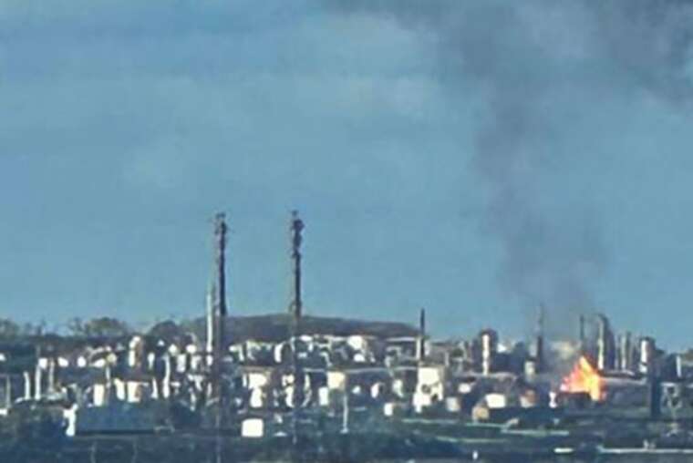 Беспилотники атаковали Ново-Уфимский НПЗ в России: вспыхнул пожар