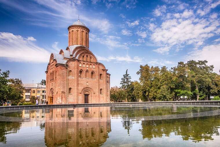 The occupiers struck a business in Chernihiv with a drone: a fire broke out