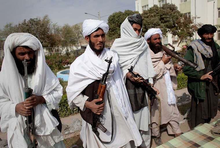 Германия ведет переговоры с "Талибаном" о регулярной депортации афганских мигрантов