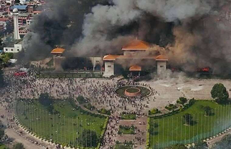 В Непале во время массовых протестов погибли 72 человека