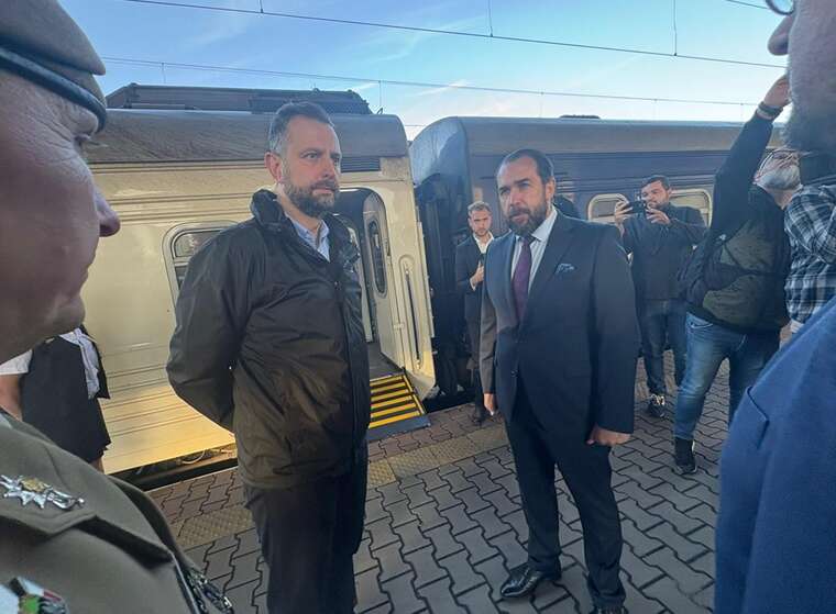 Міністр оборони Польщі Владислав Косіняк-Камиш прибув до Києва з делегацією