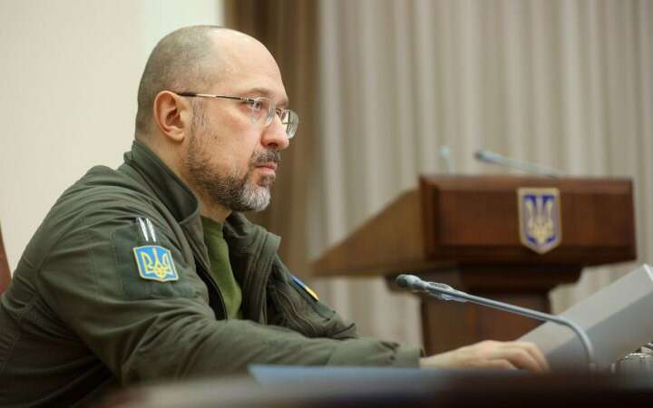 Шмигаль: Понад 25 іноземних компаній планують виробляти зброю в Україні