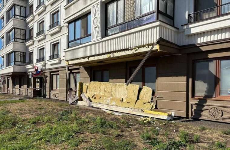 "Відвалюється обшивка": у новобудовах окупованого Маріуполя, які рекламував Путін, почали руйнуватися стіни