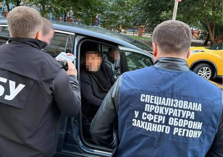 4 тисячі доларів за «виїзд» до Білорусі: на Рівненщині чоловік намагався підкупити прикордонника