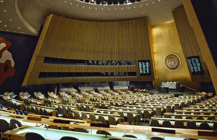 Bloomberg: Європа та Іран намагаються уникнути відновлення санкцій ООН