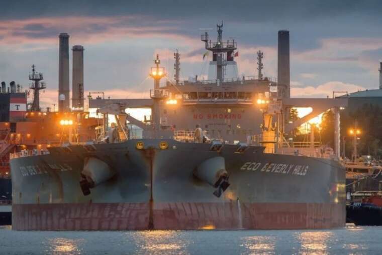 Російські нафтові порти на Чорному морі зупинили роботу через загрозу безпілотників