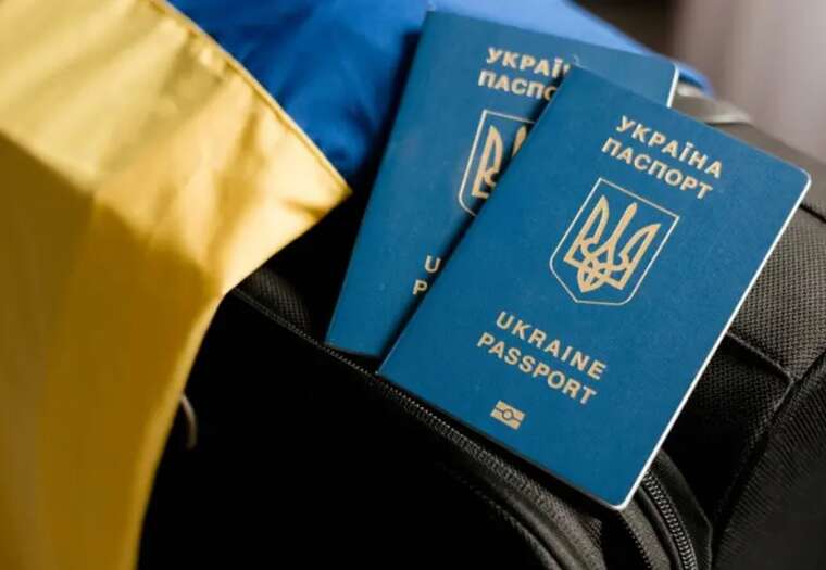 Рада ЄС: Українці мають обрати – новий статус чи повернення додому