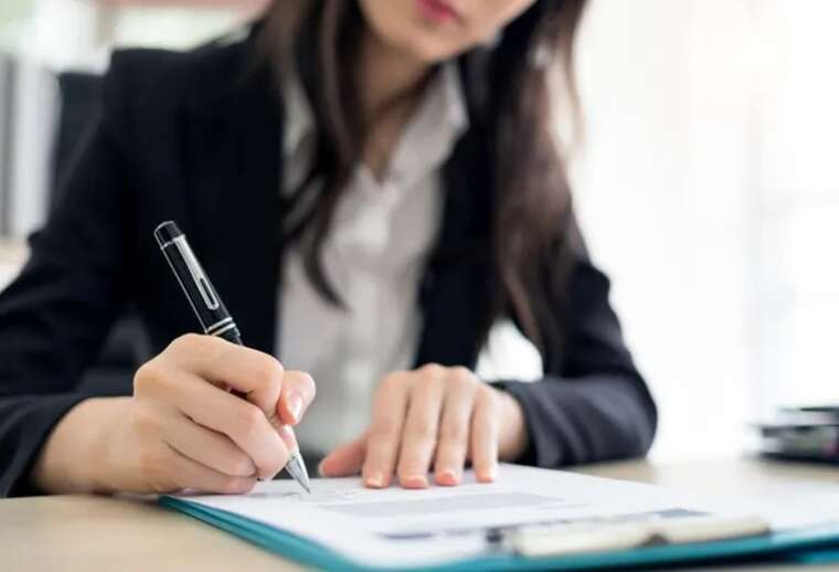 Автоподарунки та перепродажі: як керівниця Держгеокадастру Герман заробляє на майні