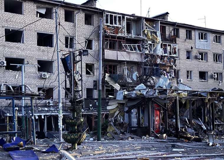 Ночная атака на Запорожье: в Сети появились кадры ракетного удара