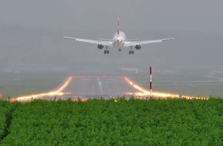 Велика Британія надішле Данії технологію протидії дронам після атак на аеропорти