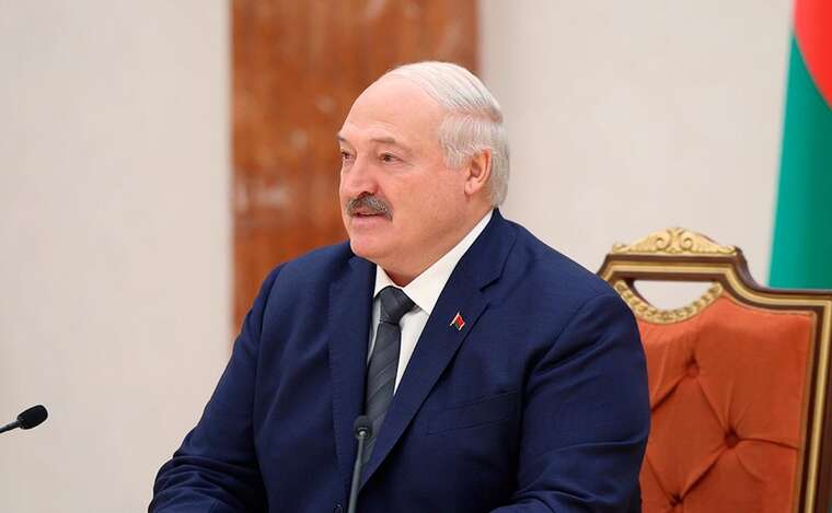 "Вважав своїм сином": Лукашенко поскаржився на Зеленського та його висловлювання про "старих політиків"