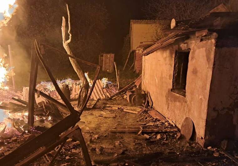 Оккупанты нанесли ракетный удар по Черниговщине: повреждена техника сельскохозяйственного предприятия, погиб мужчина