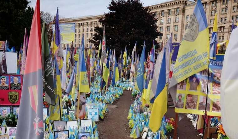In the capital, the memory of fallen defenders was honored