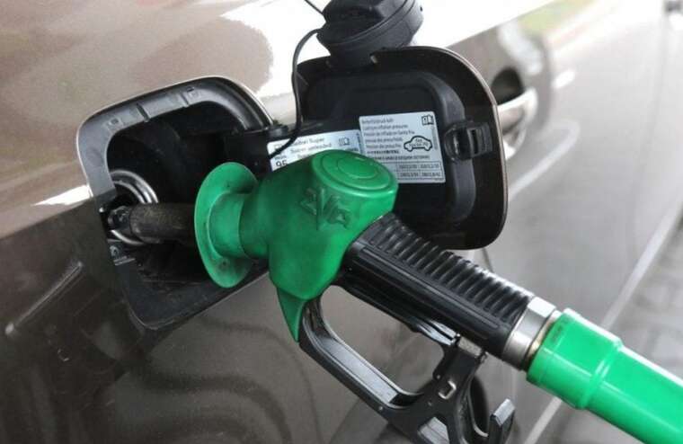 Крымские АЗС ограничили продажу бензина до 30 литров на человека