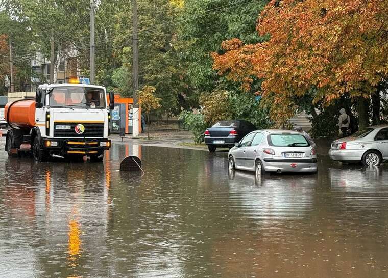 Уряд взявся за ліквідацію наслідків сильних злив в Одесі