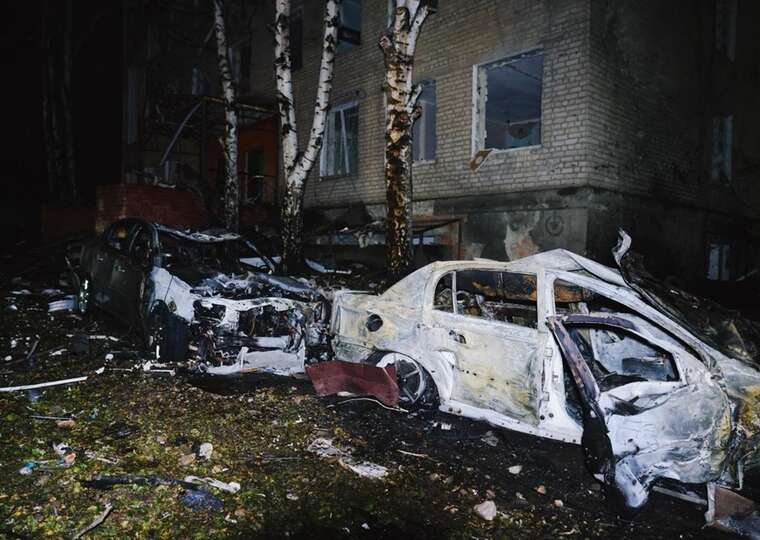 Ракетний обстріл Балаклії: ДСНС публікує фото наслідків удару по центру міста