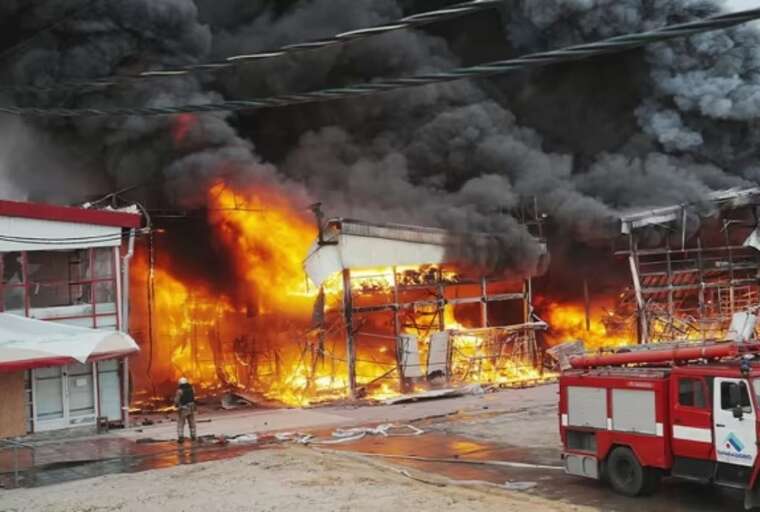 У Харкові згорів магазин на території ТЦ «Барабашово»