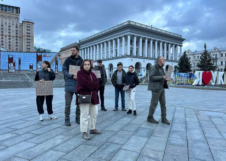 На Майдані збираються люди на підтримку Юрія Касьянова: Офіцер вимагає зустрічі із Зеленським