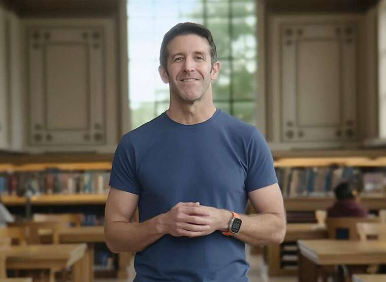 Тим Кук уходит с поста генерального директора Apple - Bloomberg