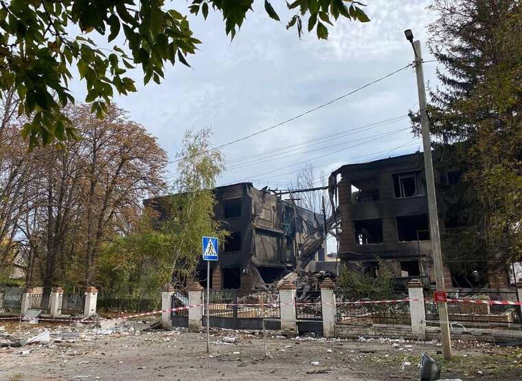 Russian forces attacked Slovyansk: explosions damaged educational institutions