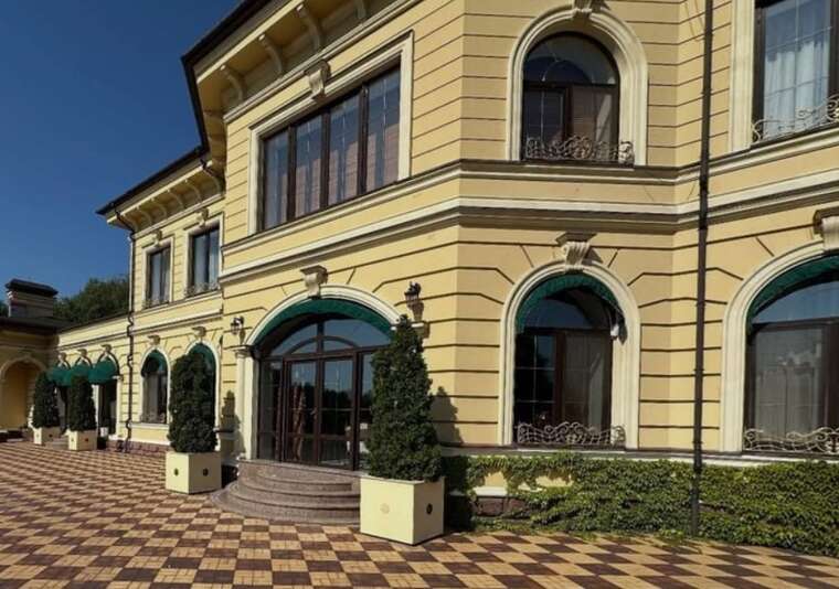 Элитный особняк Гладковских за 4 миллиона долларов в Козине исчез из онлайн-продажи