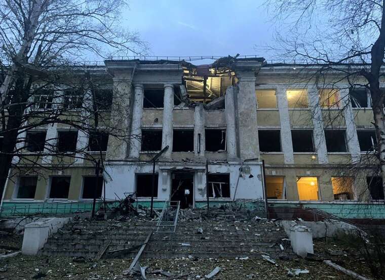 Russian drones "Geran-2" destroyed a school in Kramatorsk