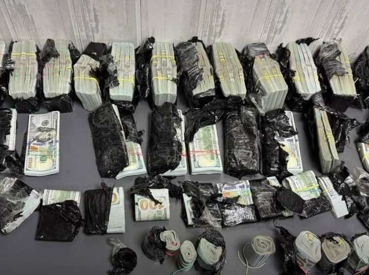 На кордоні з Румунією прикордонники знайшли майже мільйон доларів у «Мерседесі»