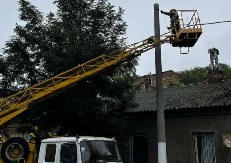 Наслідки нічної атаки: в Одеській області без світла залишаються понад 30 тисяч сімей