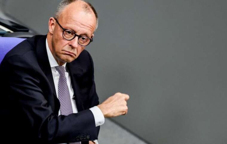 Deutsche Welle: Мерц теряет поддержку из-за споров вокруг военного призыва