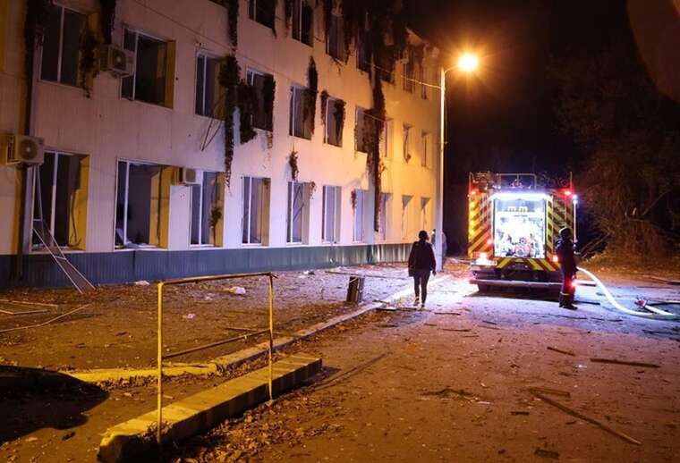 Опубликованы кадры последствий авиаудара по больнице в Харькове