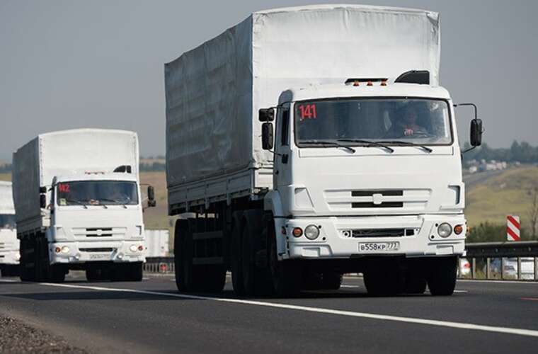 Росія атакувала гуманітарний конвой ООН на Херсонщині: одна вантажівка згоріла, інша пошкоджена