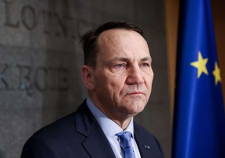 Міністр закордонних справ Польщі показав у британському парламенті збитий російський "шахед"