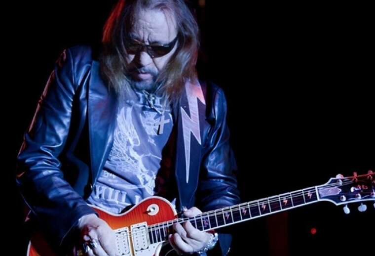 Помер співзасновник та гітарист культової групи Kiss Ейс Фрейлі