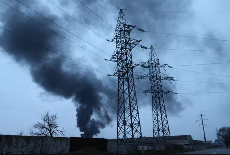 Chuhuiv is without power after a massive strike: 12 explosions recorded