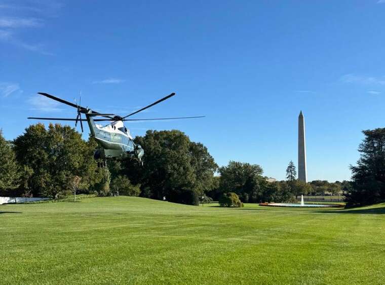 Trump left the White House after prolonged negotiations with Zelenskyy