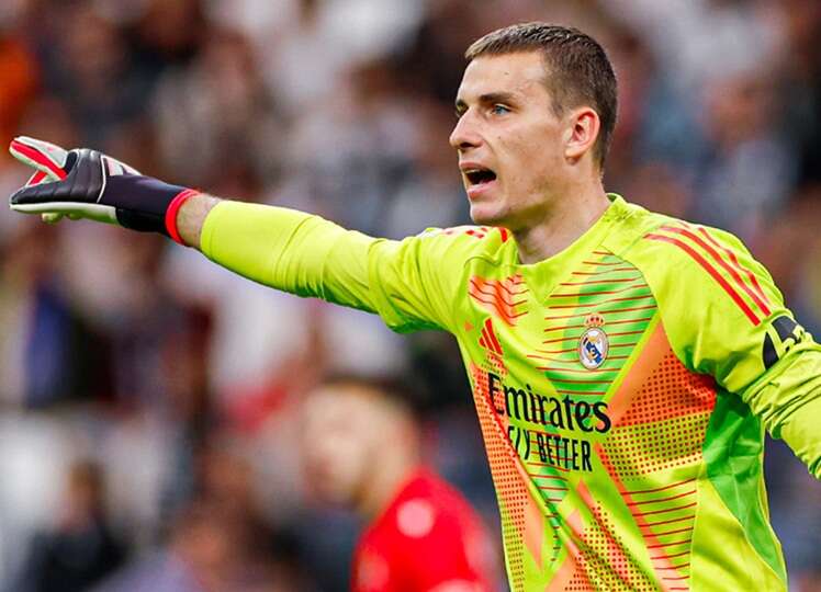 Лунін вирішив покинути «Реал»: Воротарю набридло бути дублером Куртуа, — ЗМІ