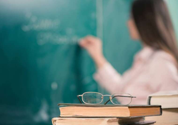 Деградація освіти на тлі мілітаризації: у Росії ув’язнені заробляють більше, ніж вчителі