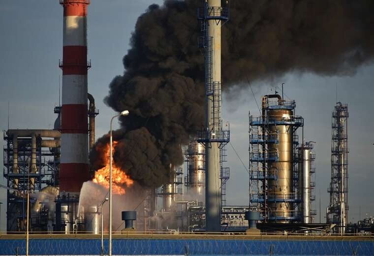 Дрони атакували стратегічний газовий завод в Оренбурзі: загорівся цех, постраждала інфраструктура